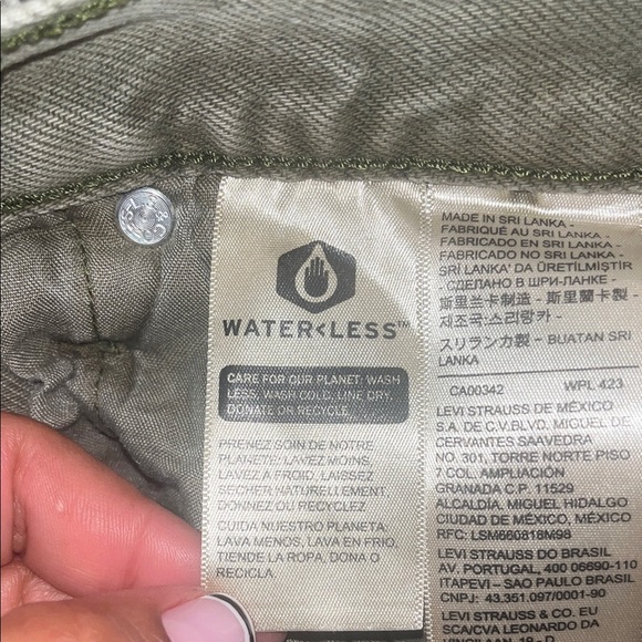 Levis 501 shorts Olive Green Women's Denim Shorts size 30 waist - Picture 4 of 6